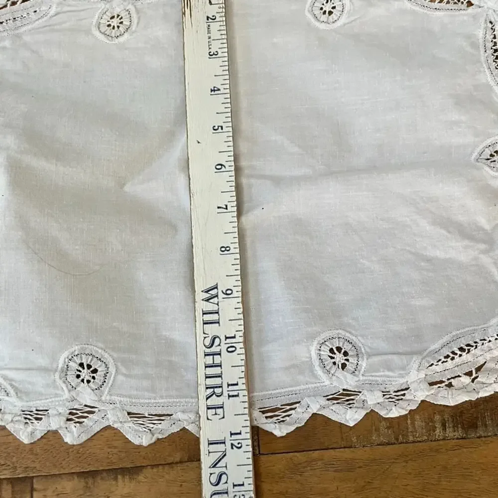White Floral Lace Cotton Linen Set of 3 Napkins Liners